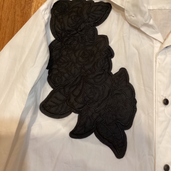 Men’s Slim Fit Zara Button Up - Picture 2 of 5